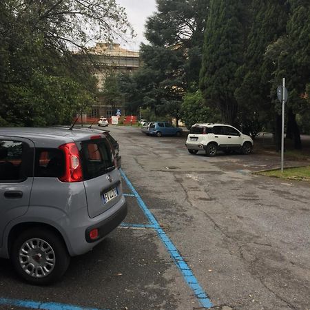 Appartamento In Centro Zona Fiera,Davanti Al Galliera Cenova Dış mekan fotoğraf