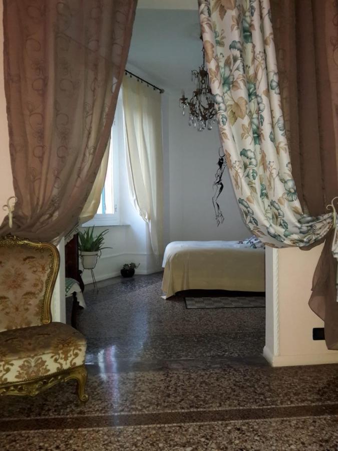 Appartamento In Centro Zona Fiera,Davanti Al Galliera Cenova Dış mekan fotoğraf
