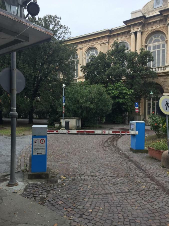 Appartamento In Centro Zona Fiera,Davanti Al Galliera Cenova Dış mekan fotoğraf