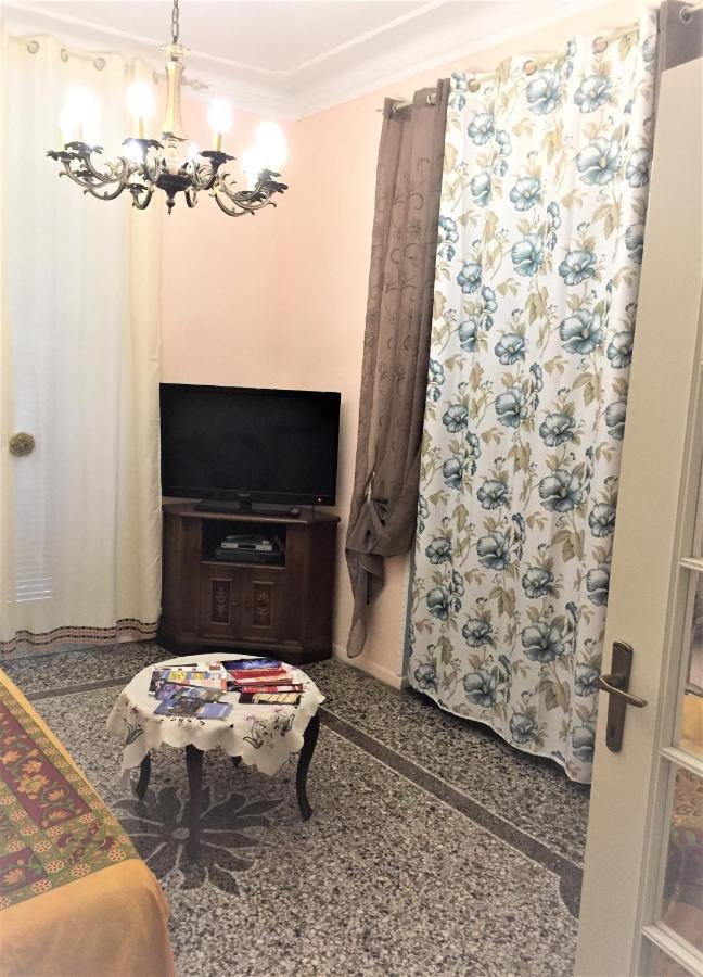Appartamento In Centro Zona Fiera,Davanti Al Galliera Cenova Dış mekan fotoğraf